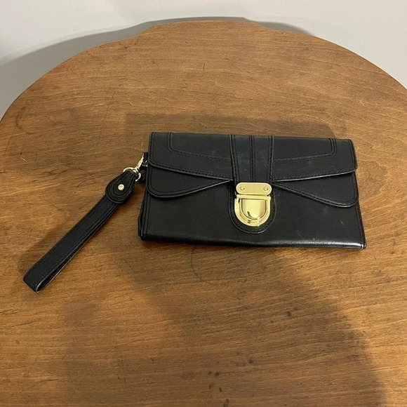 Beautiful! Nordstrom black leather wristlet - Picture 1 of 11